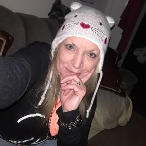 Meet your Posher, Cynthia